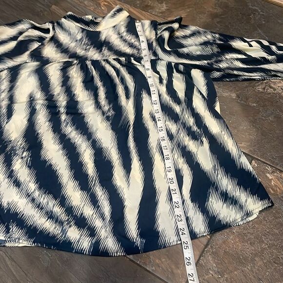 Maison d’ Amelie Women’s Small Blue Cream High Neck 5 Button Cuffs Blouse Sz Sm - Picture 9 of 14